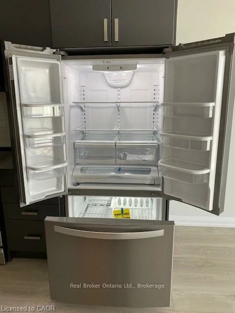 7895, Jane, Vaughan Grove, Vaughan