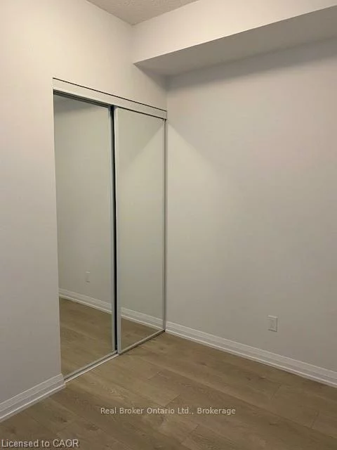 7895, Jane, Vaughan Grove, Vaughan