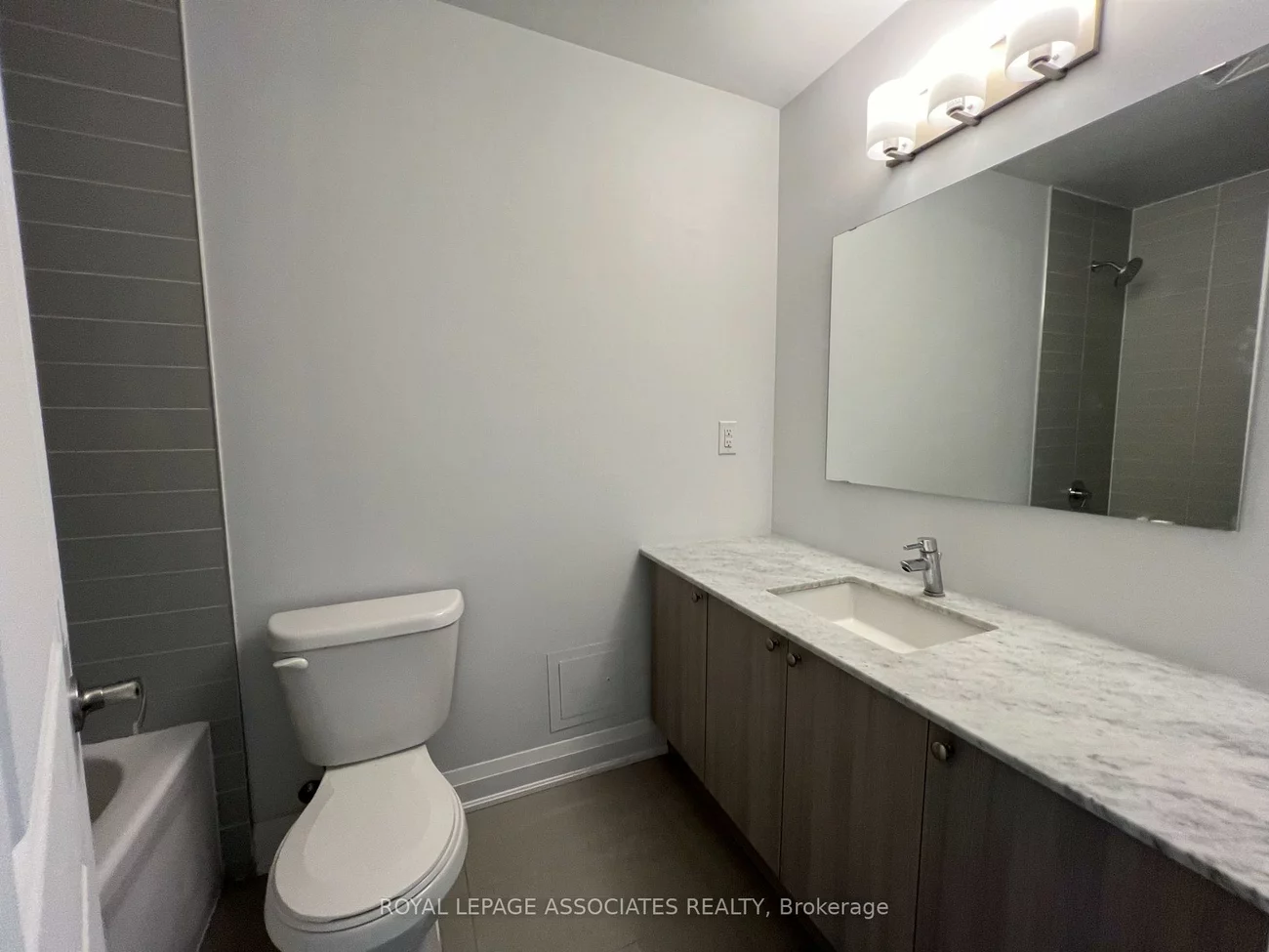 24, Woodstream, Vaughan Grove, Vaughan