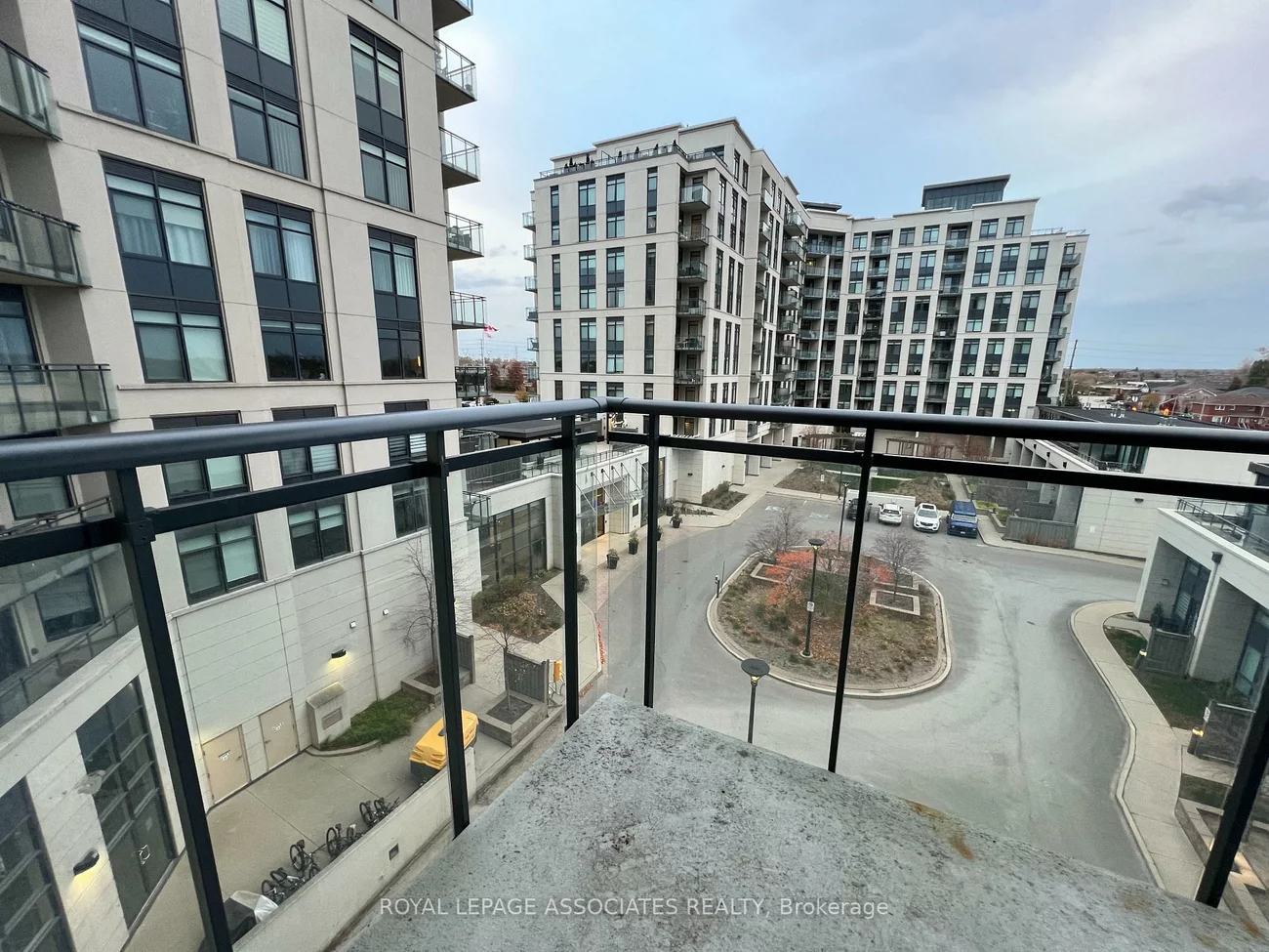 24, Woodstream, Vaughan Grove, Vaughan