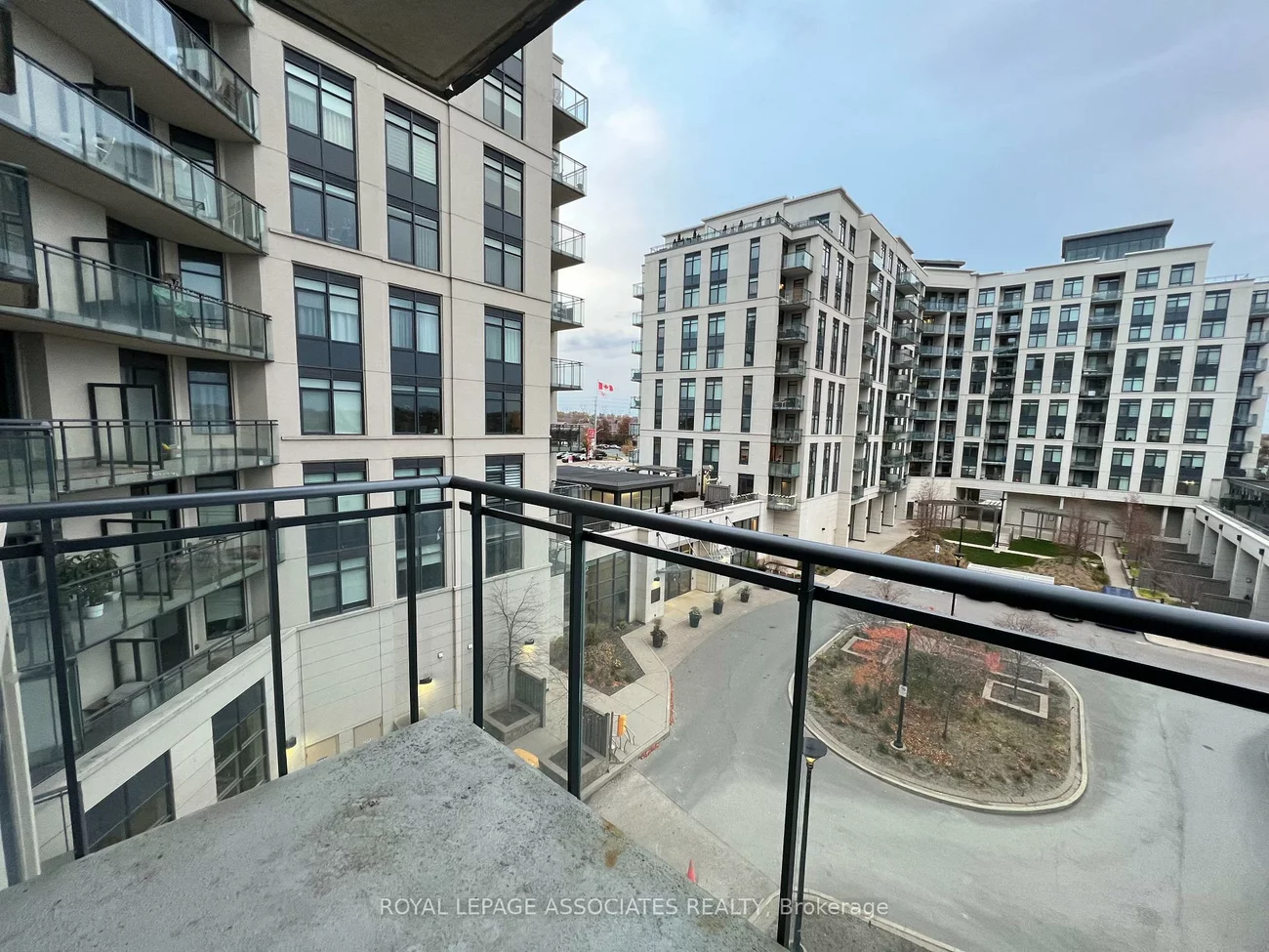 24, Woodstream, Vaughan Grove, Vaughan