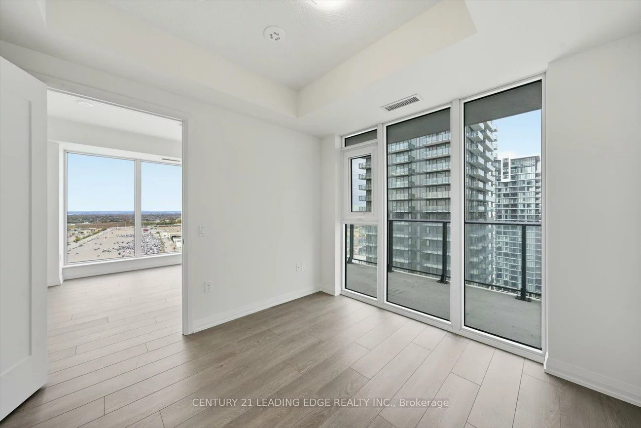 8960, Jane, Vellore Village, Vaughan