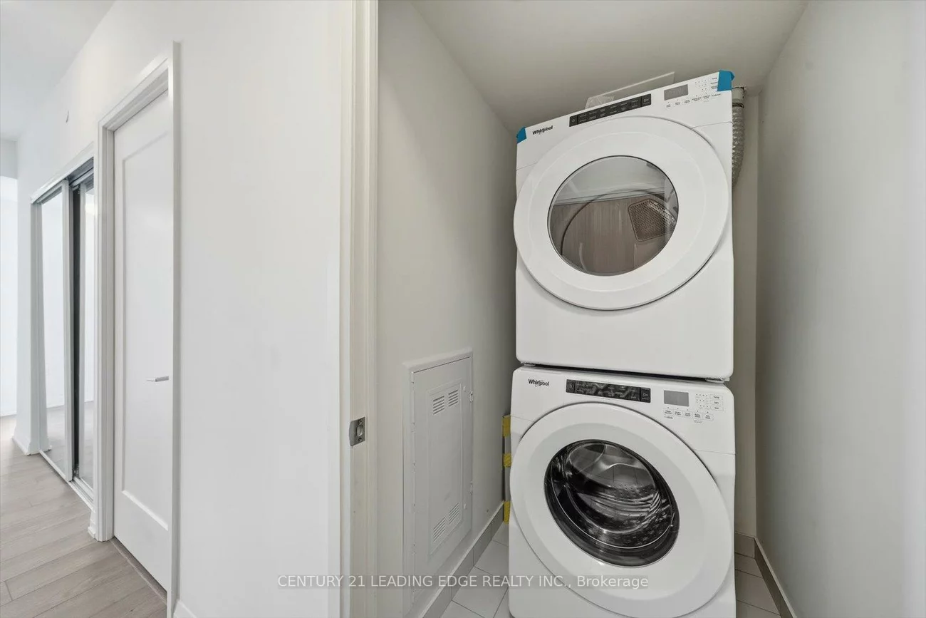 8960, Jane, Vellore Village, Vaughan