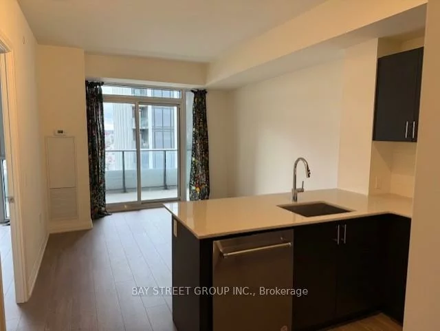 8960, Jane, Vellore Village, Vaughan