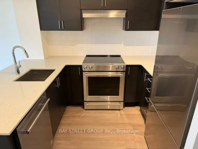 8960, Jane, Vellore Village, Vaughan