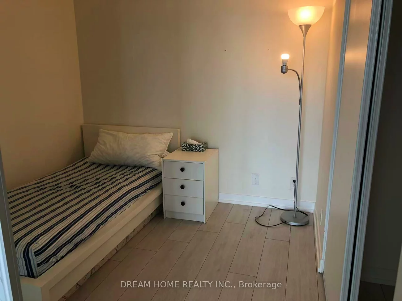 898, Portgage, Vaughan Corporate Centre, Vaughan