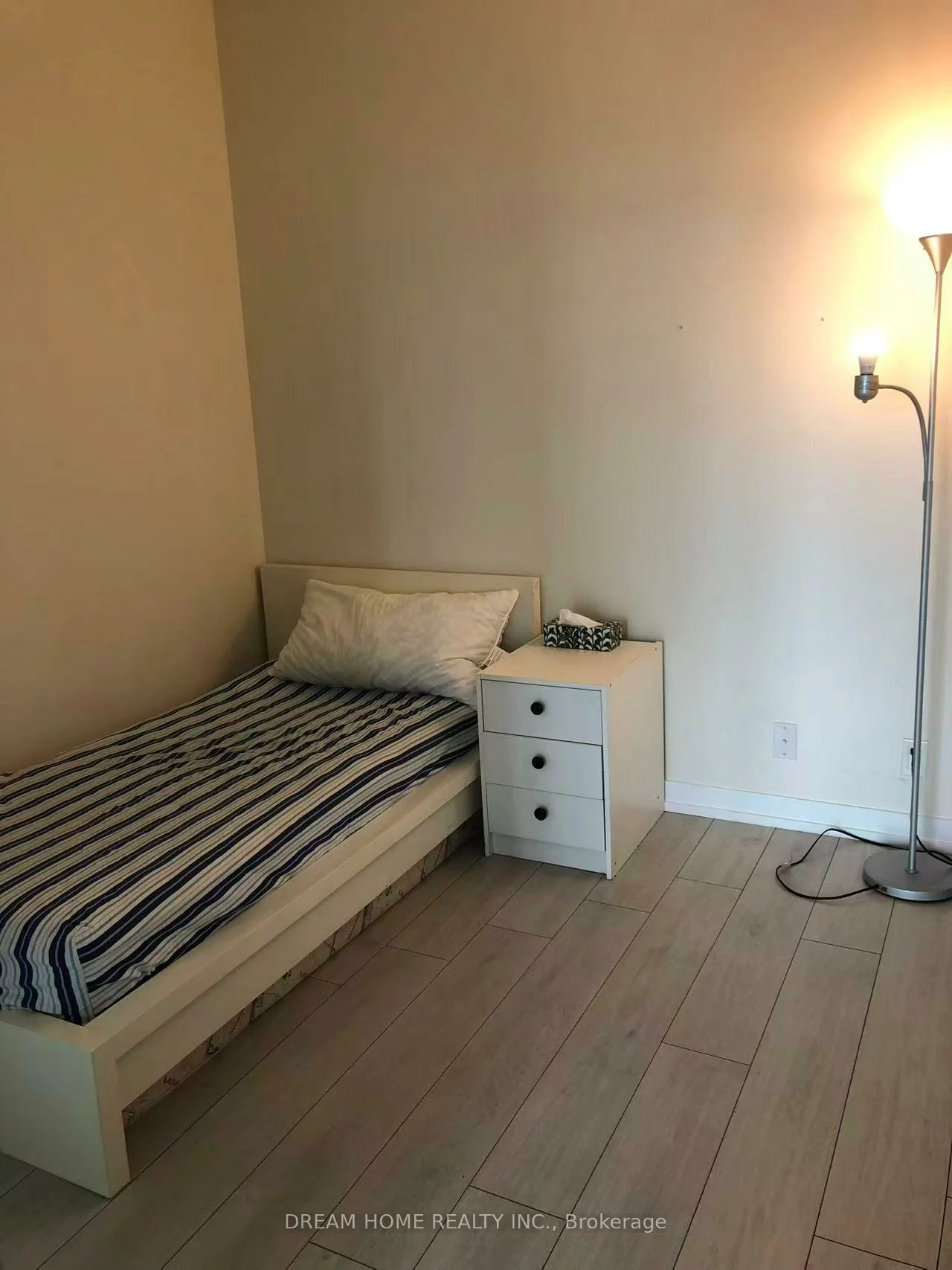 898, Portgage, Vaughan Corporate Centre, Vaughan