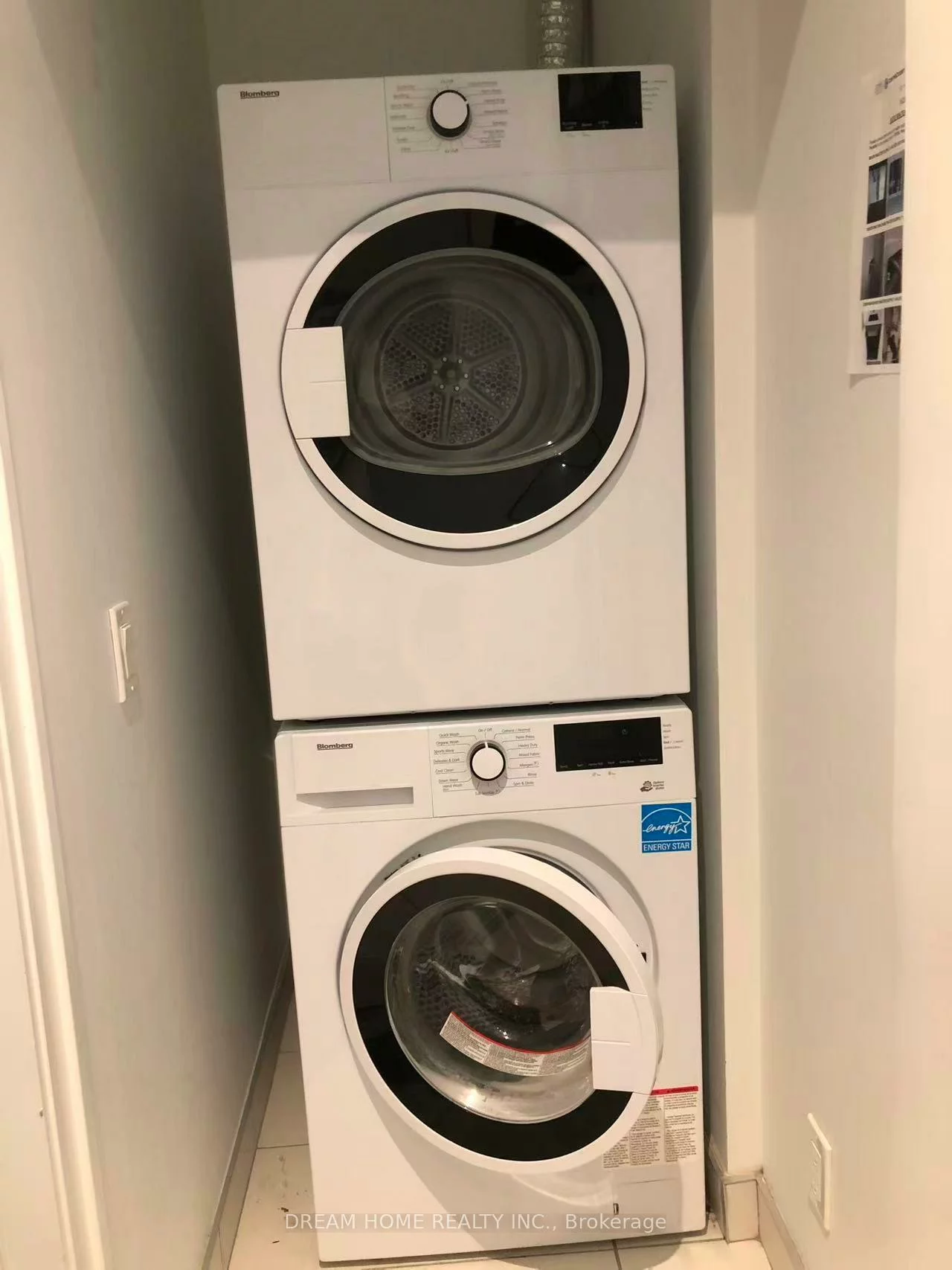 898, Portgage, Vaughan Corporate Centre, Vaughan