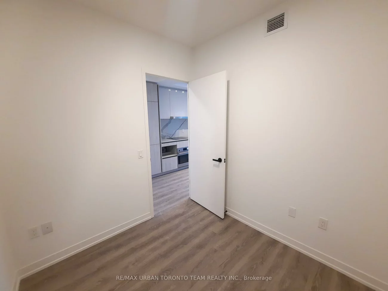 8, Interchange, Vaughan Corporate Centre, Vaughan