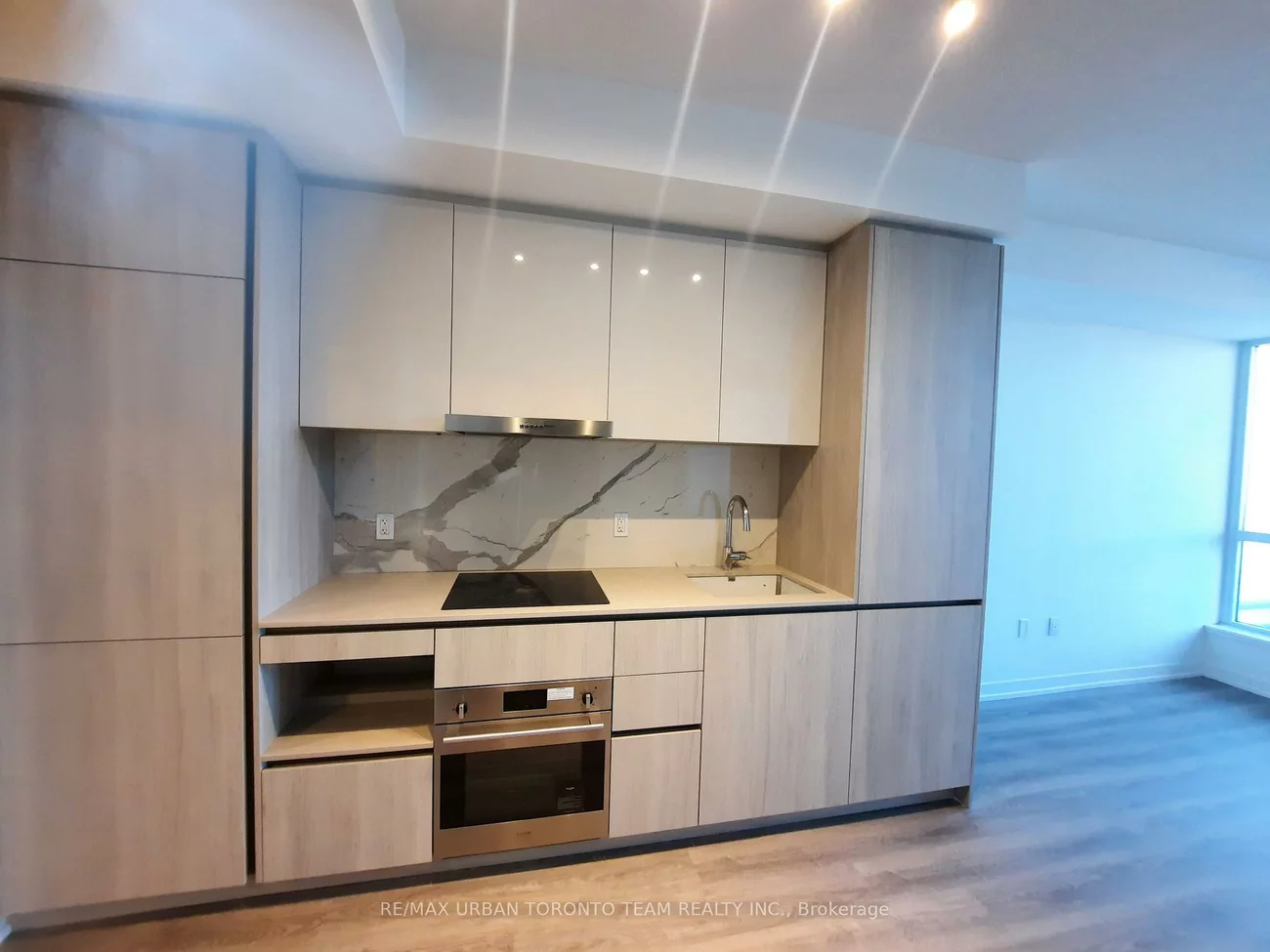 8, Interchange, Vaughan Corporate Centre, Vaughan