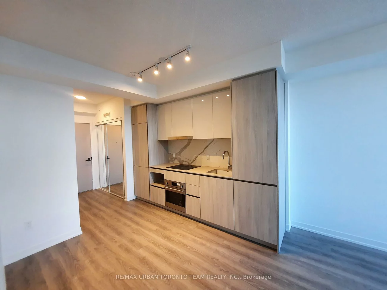 8, Interchange, Vaughan Corporate Centre, Vaughan