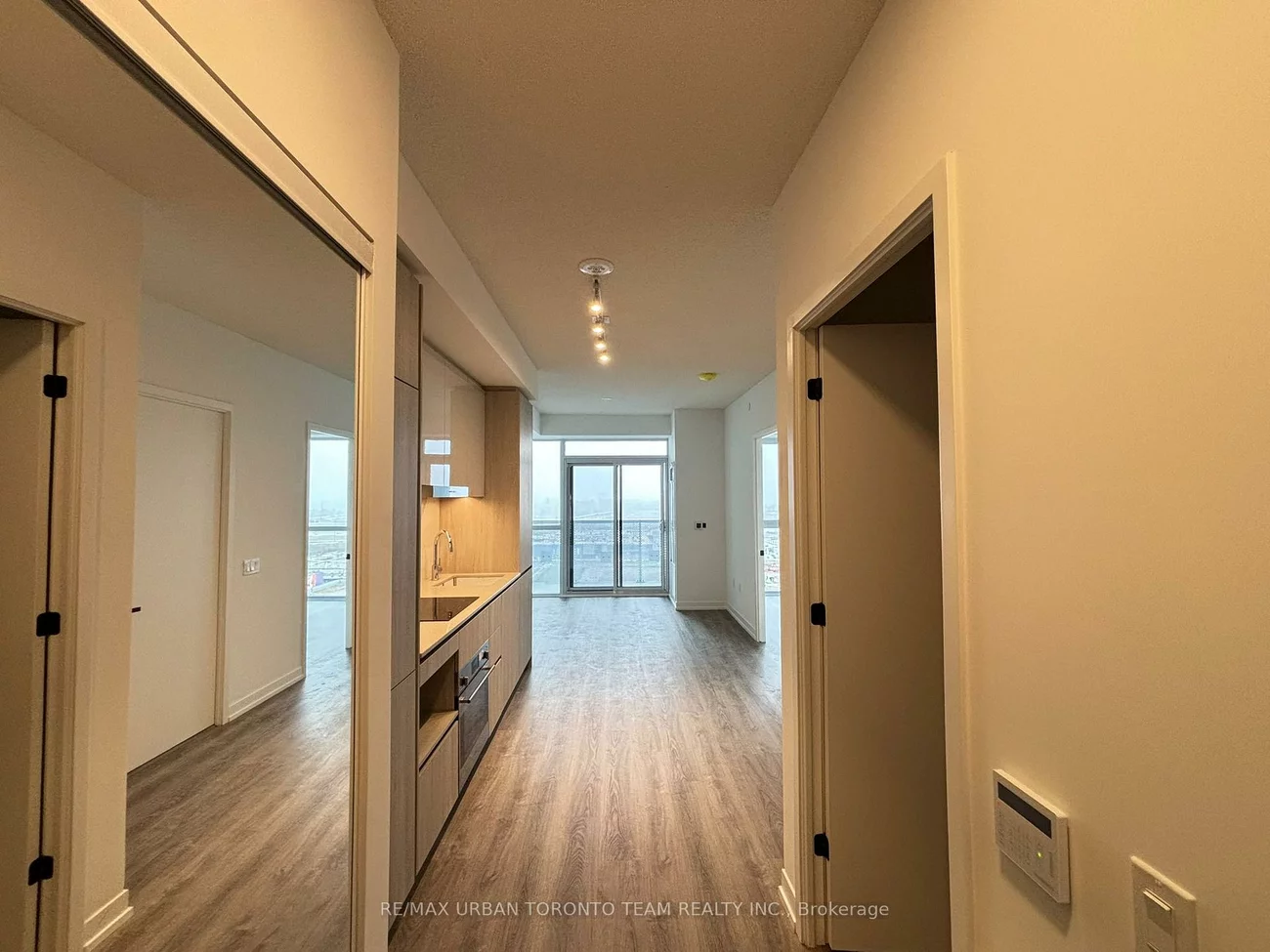 8, Interchange, Vaughan Corporate Centre, Vaughan