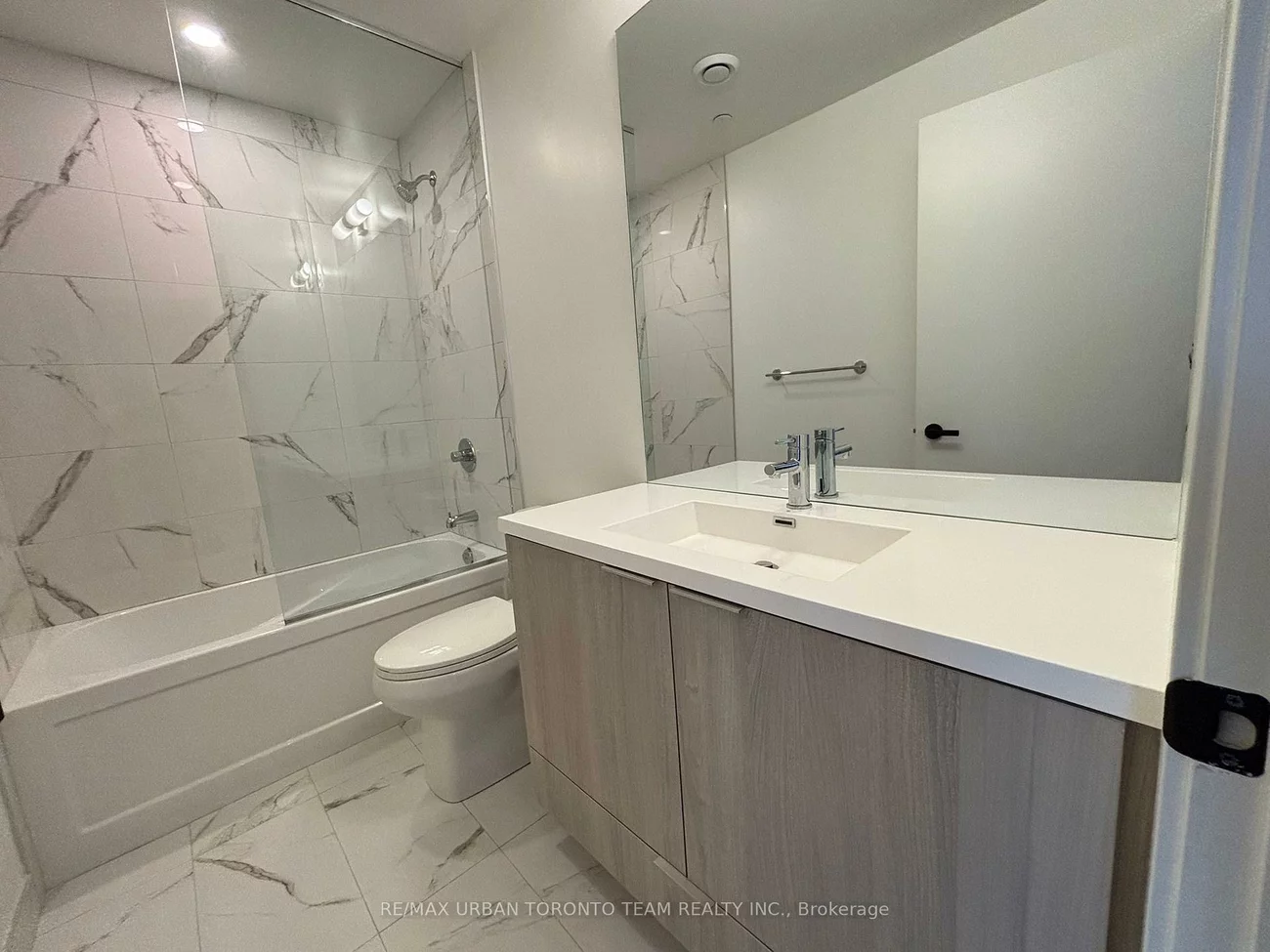 8, Interchange, Vaughan Corporate Centre, Vaughan