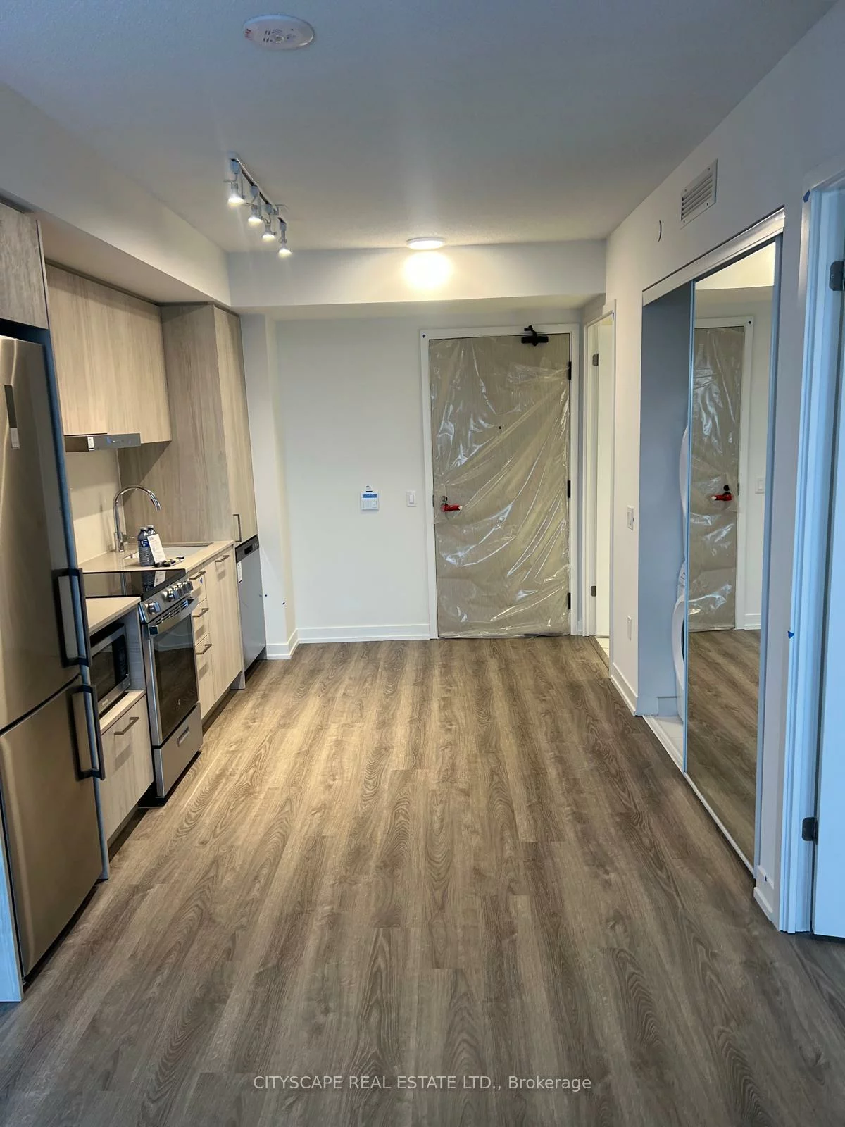 195, Commerce, Vaughan Corporate Centre, Vaughan