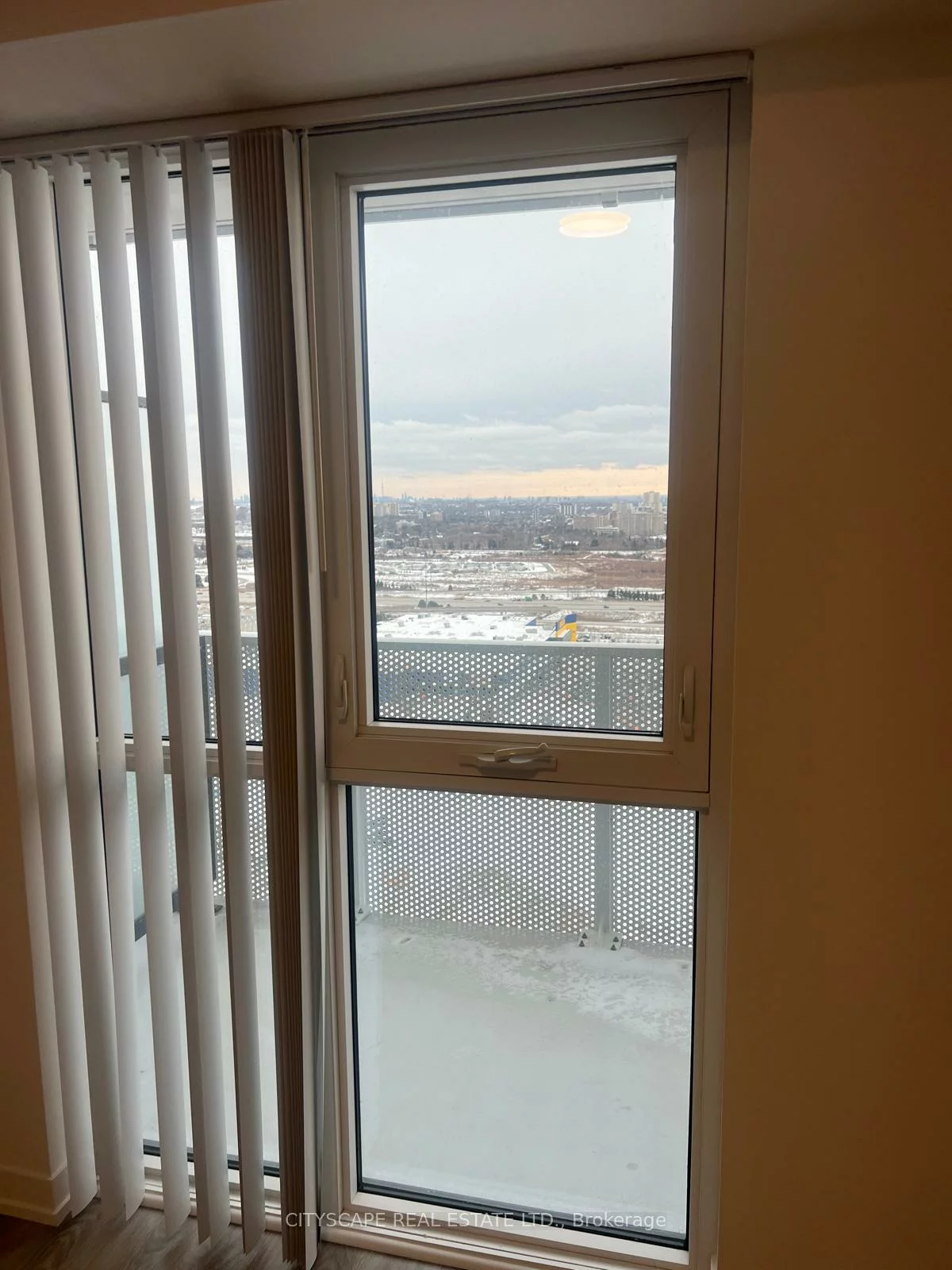 195, Commerce, Vaughan Corporate Centre, Vaughan