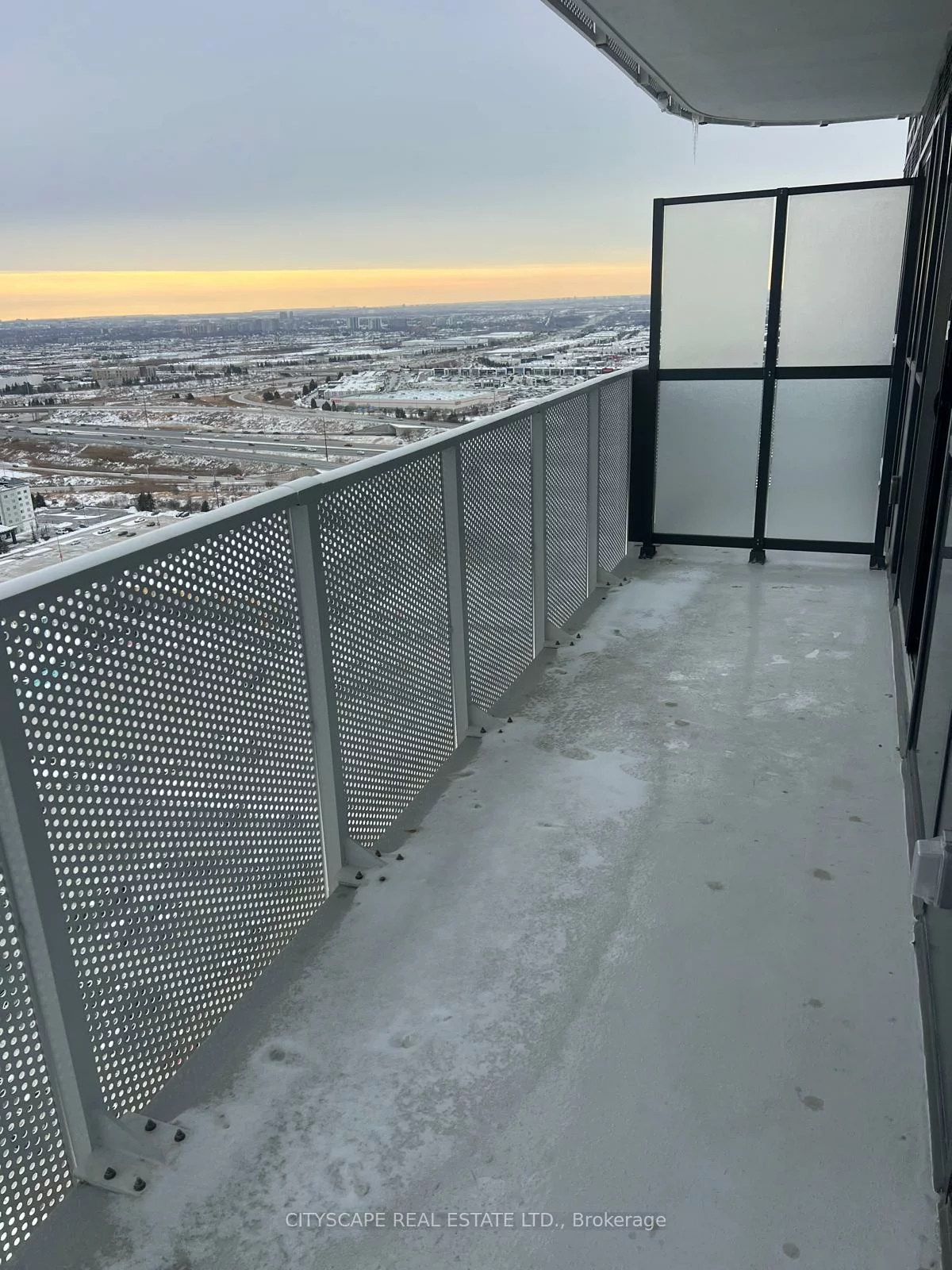 195, Commerce, Vaughan Corporate Centre, Vaughan