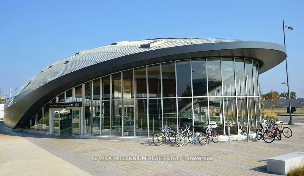 898, Portage, Vaughan Corporate Centre, Vaughan