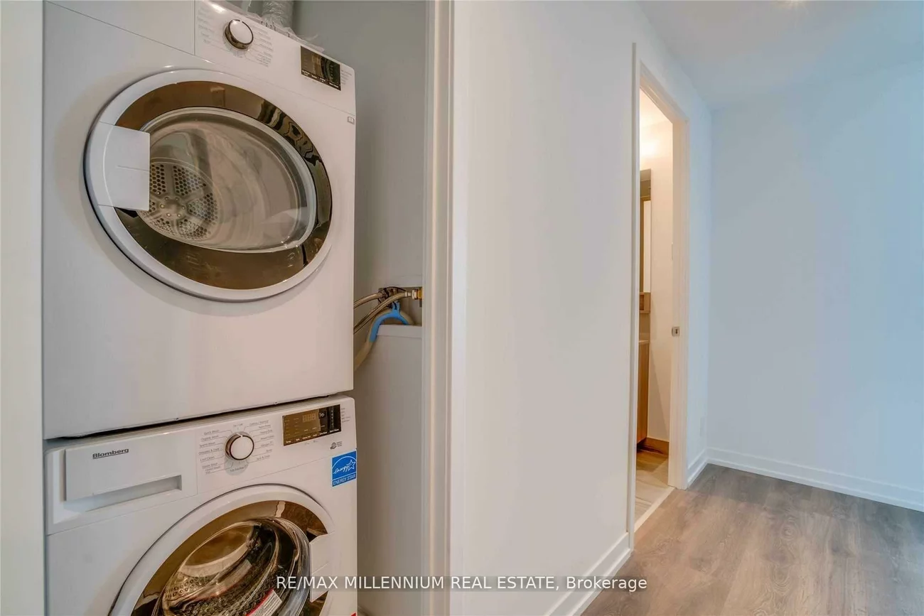 898, Portage, Vaughan Corporate Centre, Vaughan