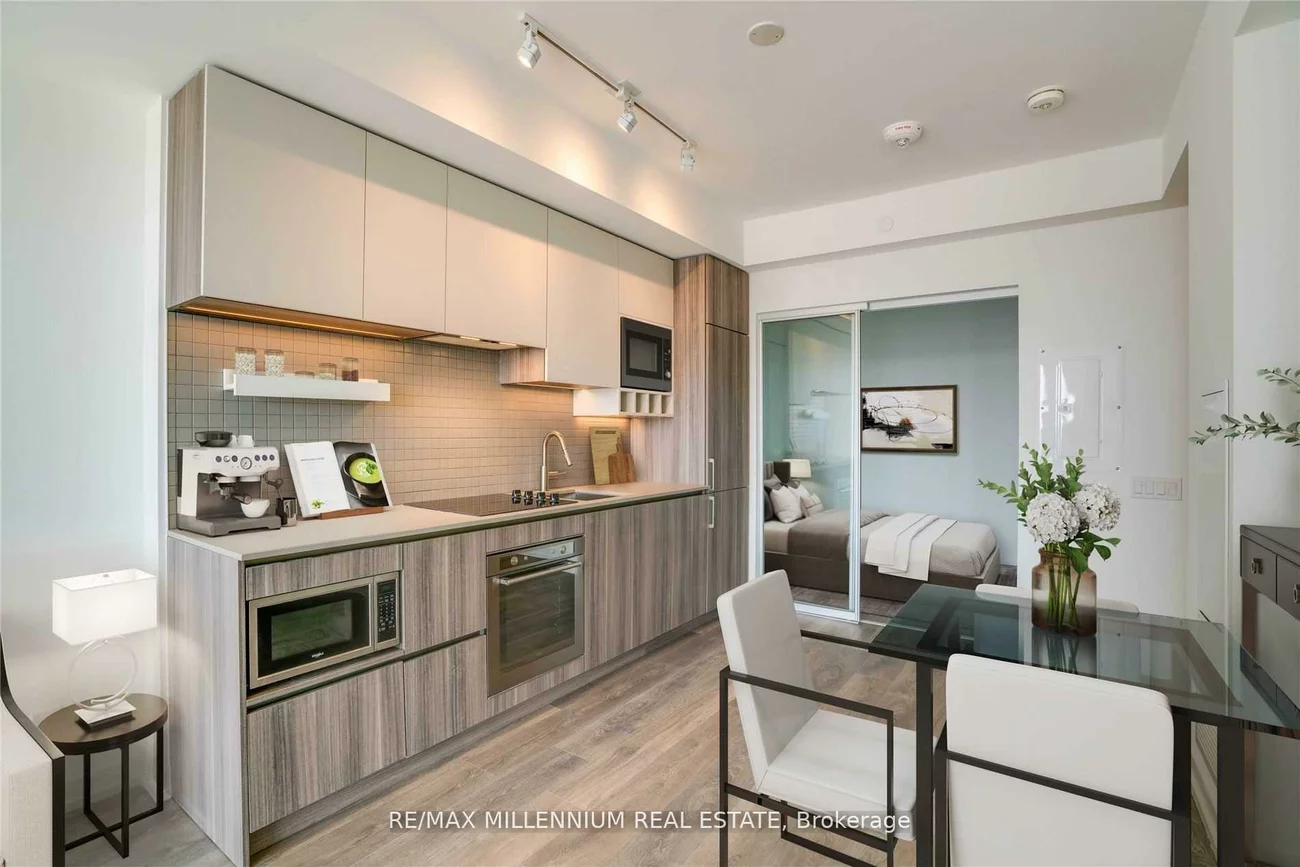 898, Portage, Vaughan Corporate Centre, Vaughan