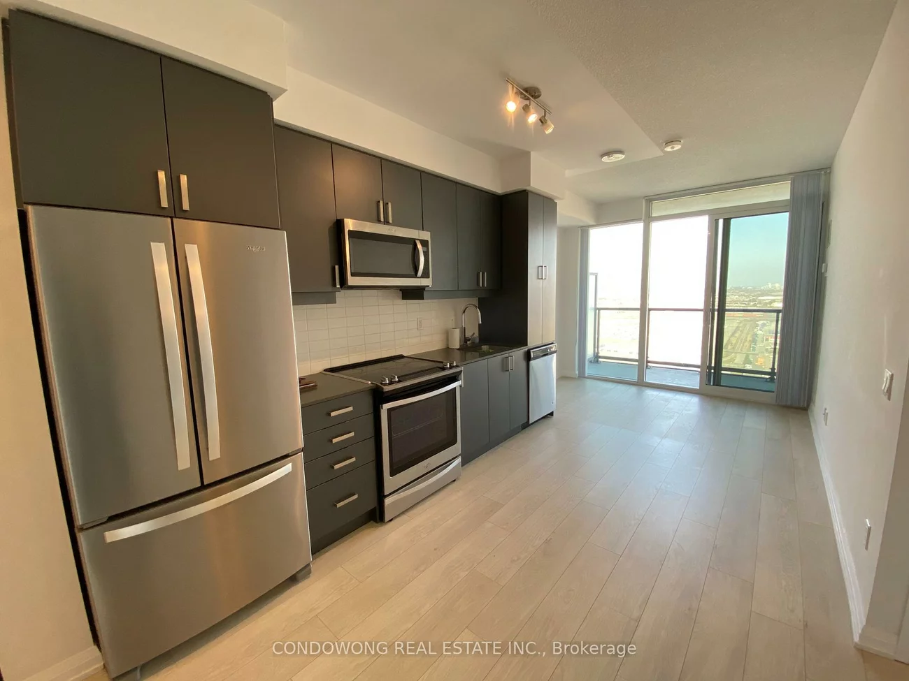 7895, Jane, Vaughan Corporate Centre, Vaughan