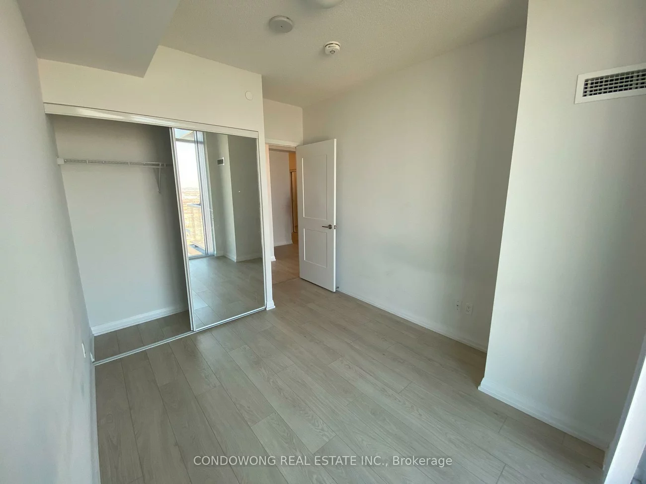 7895, Jane, Vaughan Corporate Centre, Vaughan