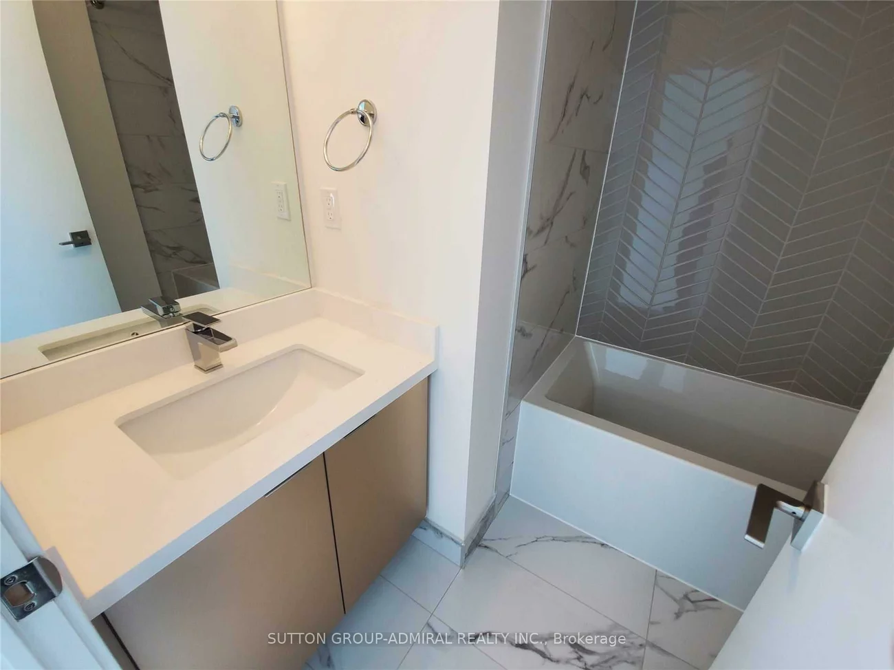 2908, Highway 7, Concord, Vaughan