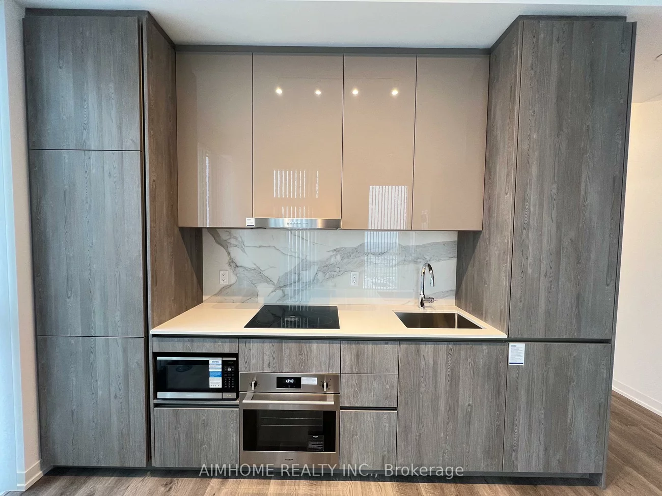 8, Interchange, Vaughan Corporate Centre, Vaughan