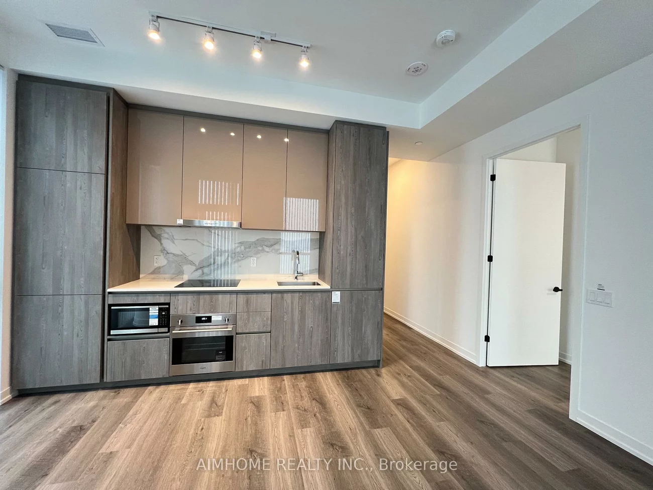 8, Interchange, Vaughan Corporate Centre, Vaughan