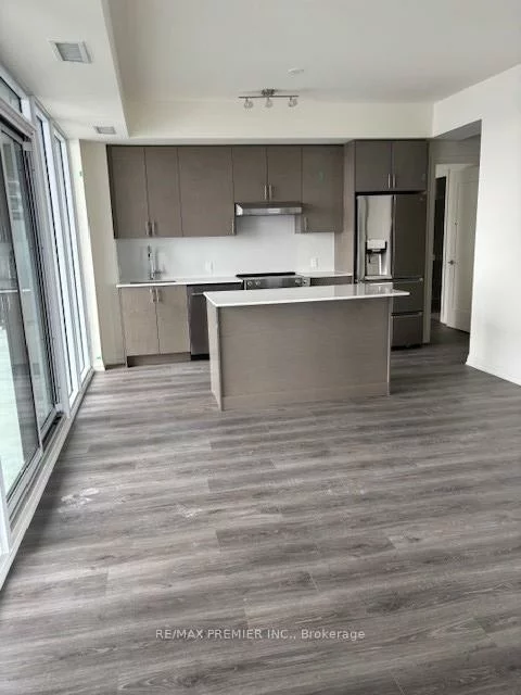 8960, Jane, Vellore Village, Vaughan