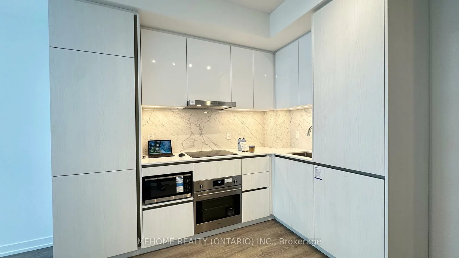 8, Interchange, Vaughan Corporate Centre, Vaughan