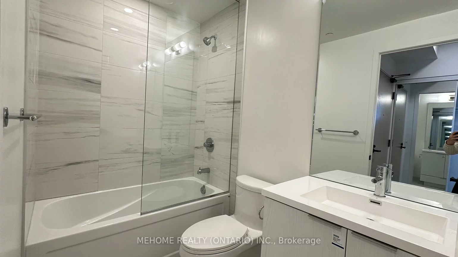 8, Interchange, Vaughan Corporate Centre, Vaughan