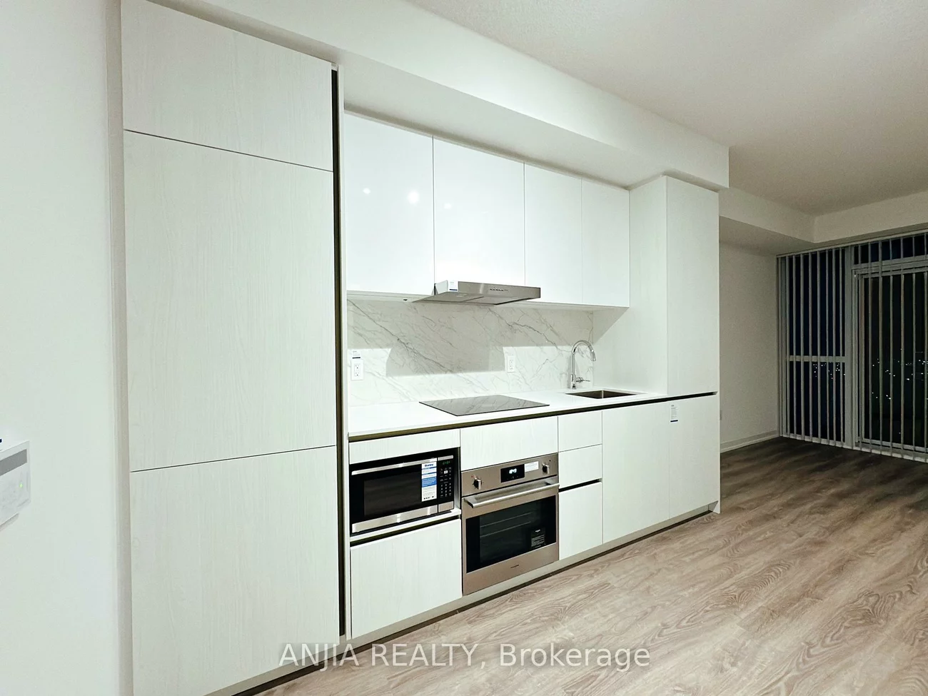 8, Interchange, Vaughan Corporate Centre, Vaughan