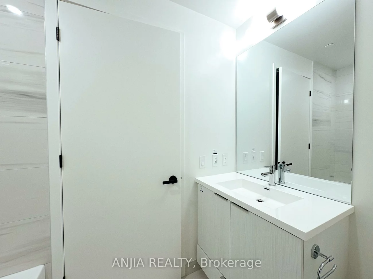 8, Interchange, Vaughan Corporate Centre, Vaughan