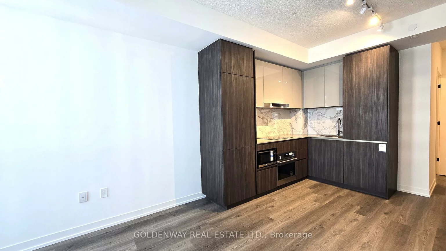 8, Interchange, Vaughan Corporate Centre, Vaughan