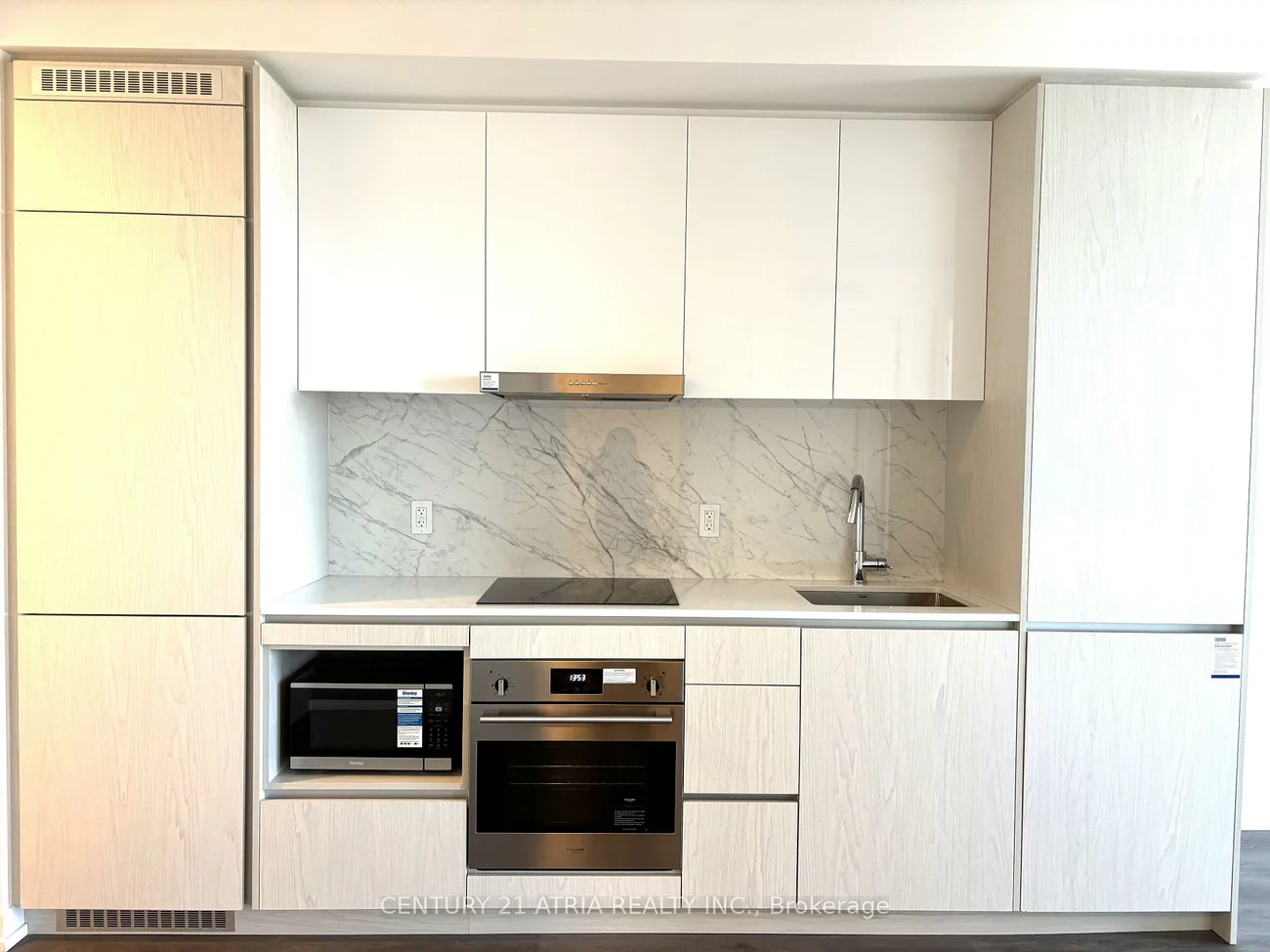 28, Interchange, Vaughan Corporate Centre, Vaughan