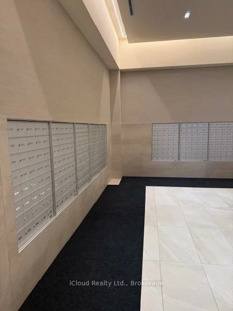 8960, Jane, Vellore Village, Vaughan