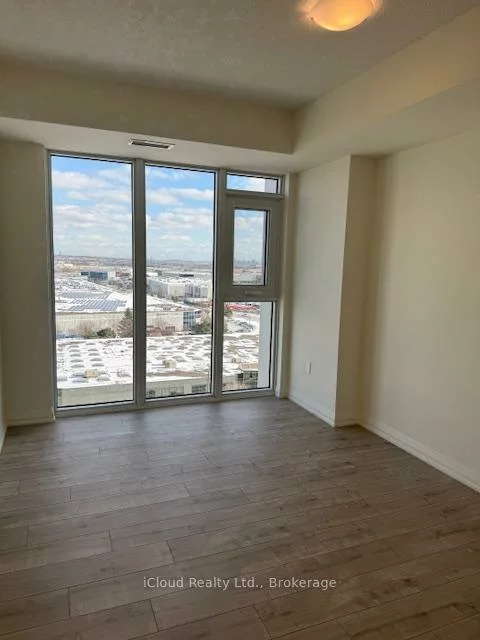 8960, Jane, Vellore Village, Vaughan