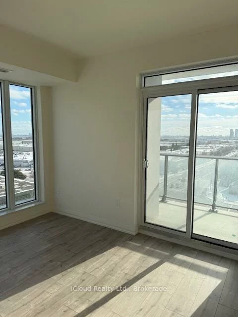 8960, Jane, Vellore Village, Vaughan