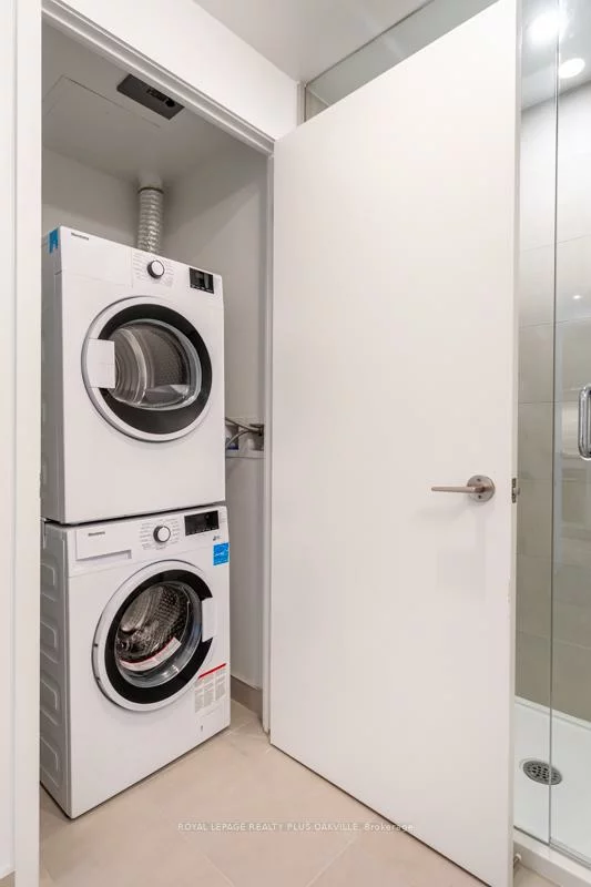 7890, Jane, Vaughan Corporate Centre, Vaughan