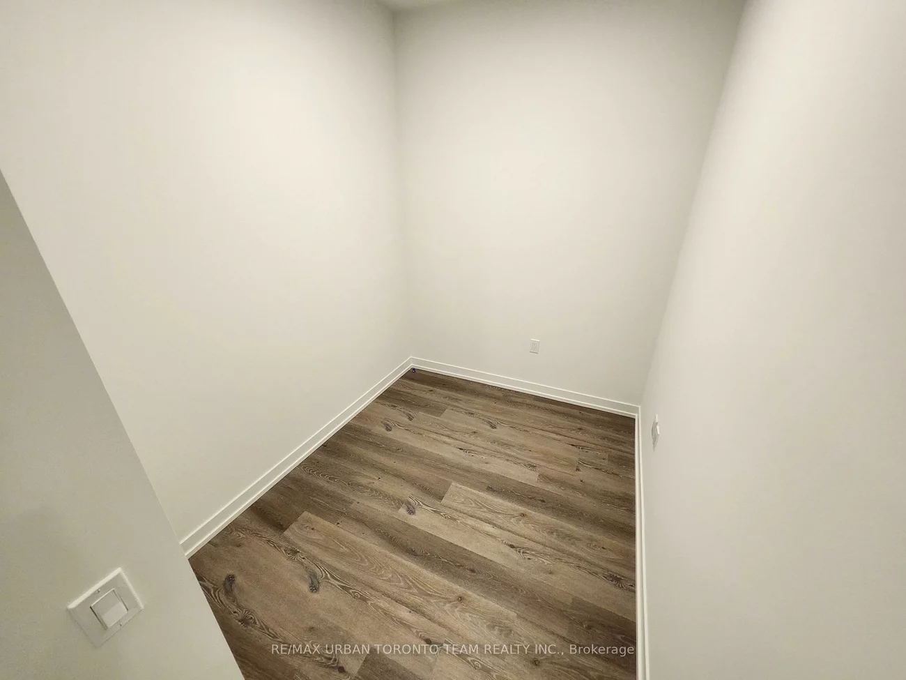 225, Commerce, Vaughan Corporate Centre, Vaughan