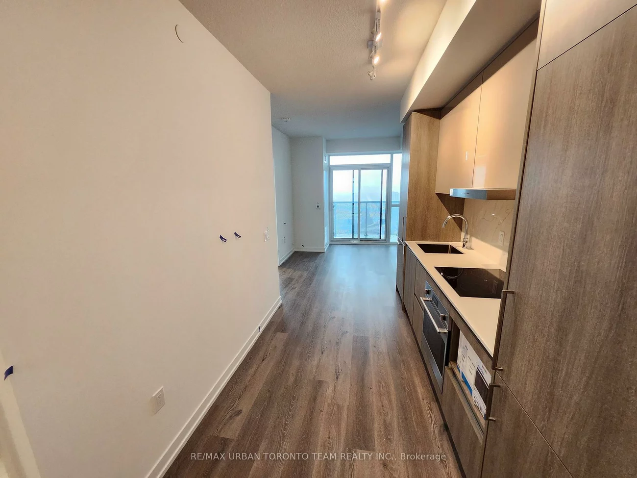 225, Commerce, Vaughan Corporate Centre, Vaughan