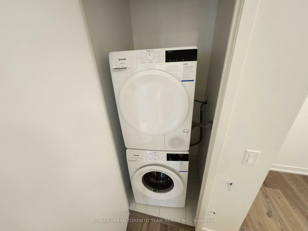 225, Commerce, Vaughan Corporate Centre, Vaughan