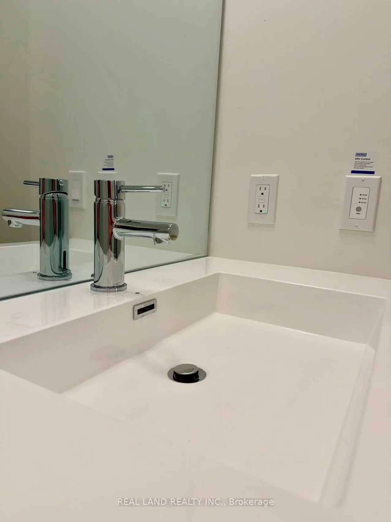 8, Interchange, Vaughan Corporate Centre, Vaughan