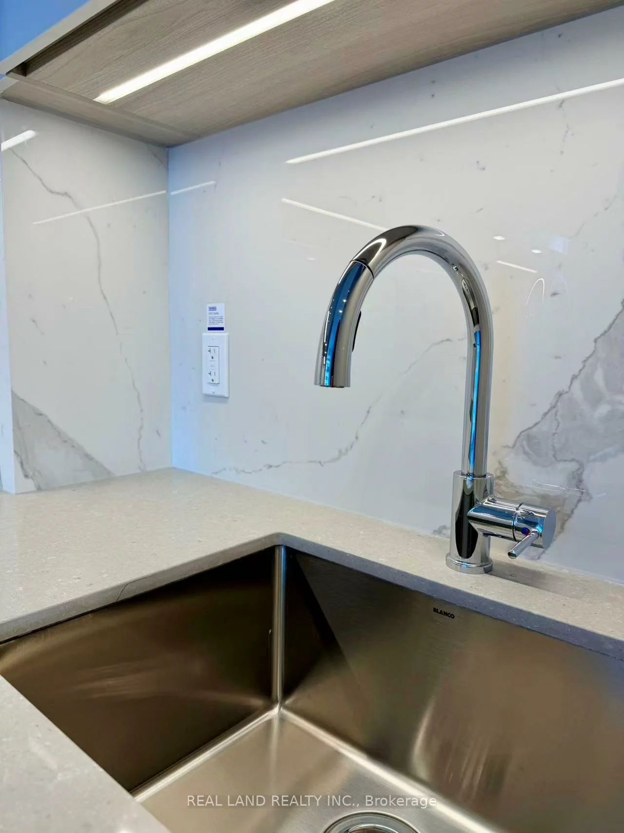 8, Interchange, Vaughan Corporate Centre, Vaughan