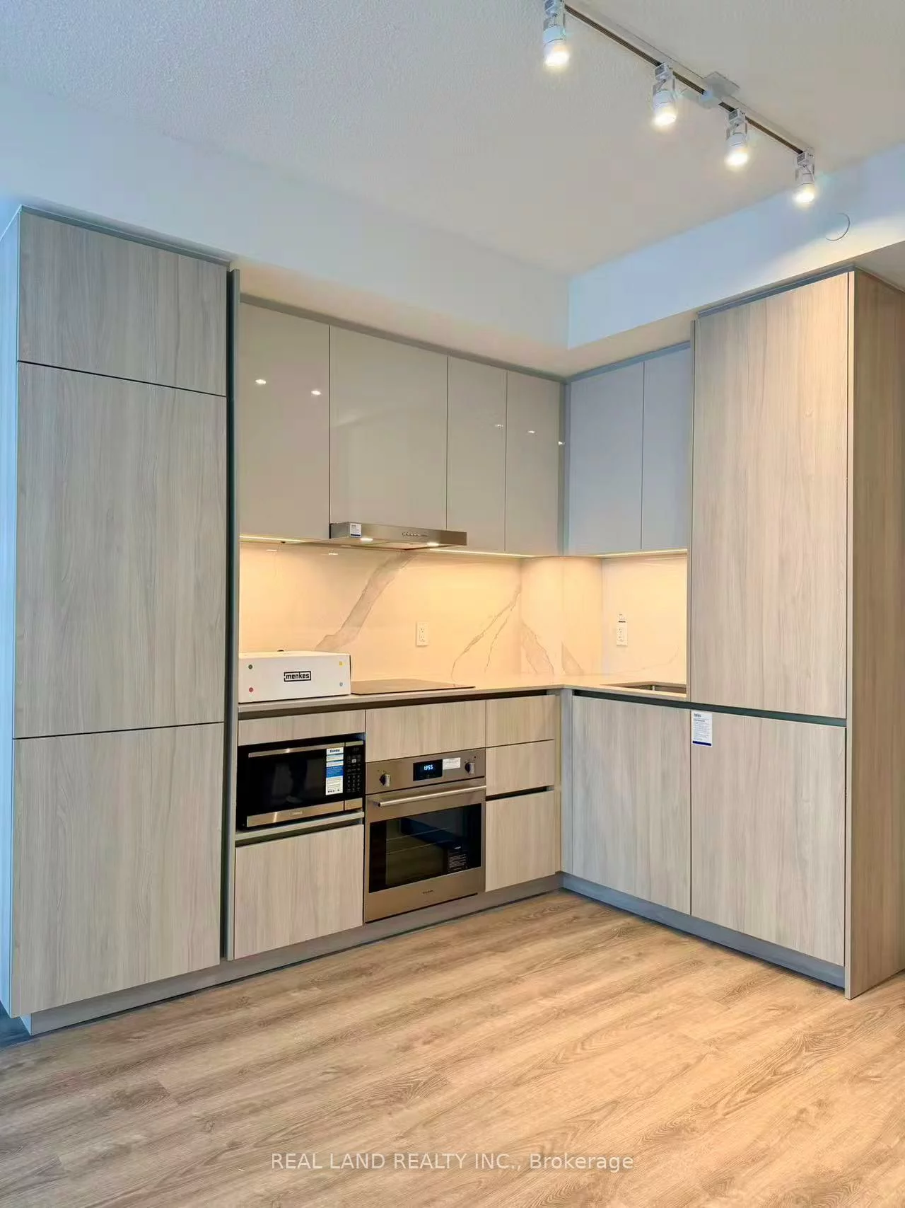 8, Interchange, Vaughan Corporate Centre, Vaughan