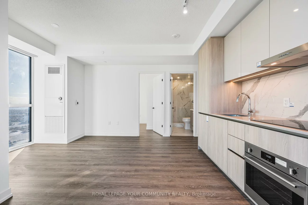 8, Interchange, Vaughan Corporate Centre, Vaughan