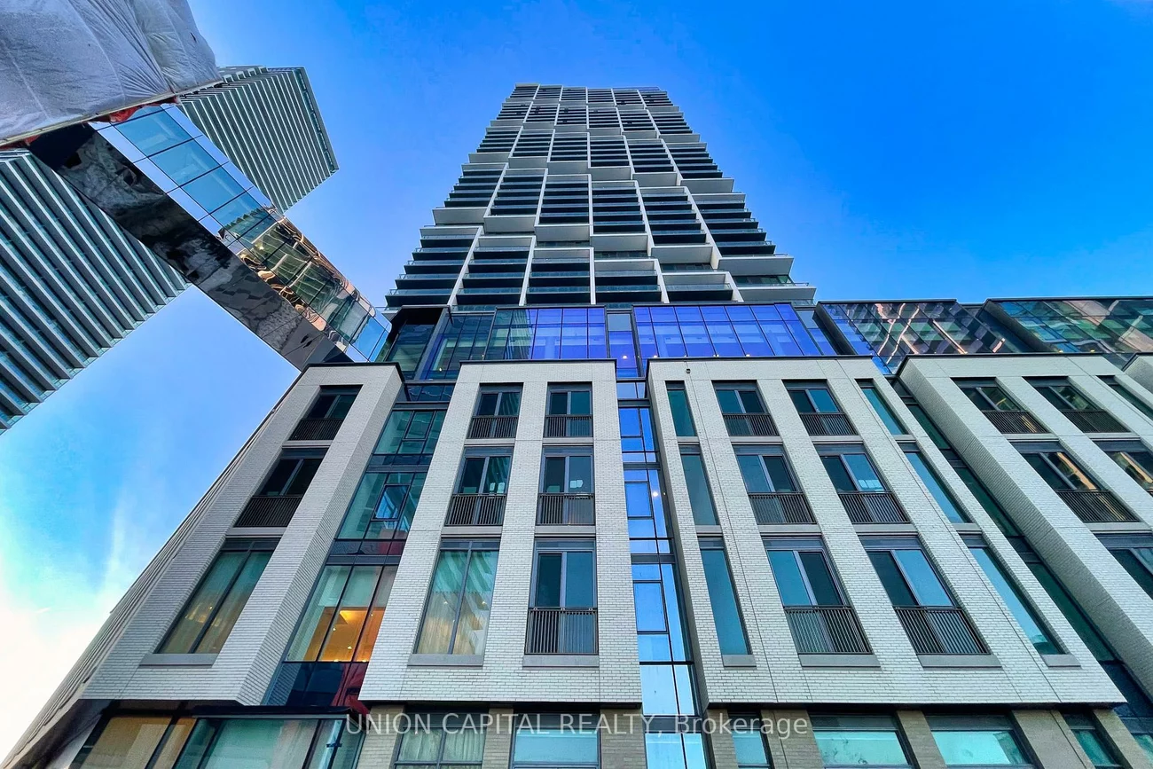 1000, Portage, Vaughan Corporate Centre, Vaughan