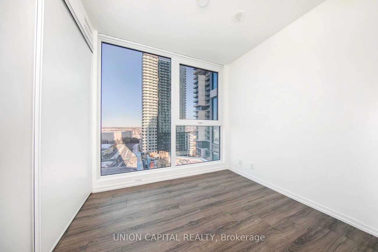 1000, Portage, Vaughan Corporate Centre, Vaughan