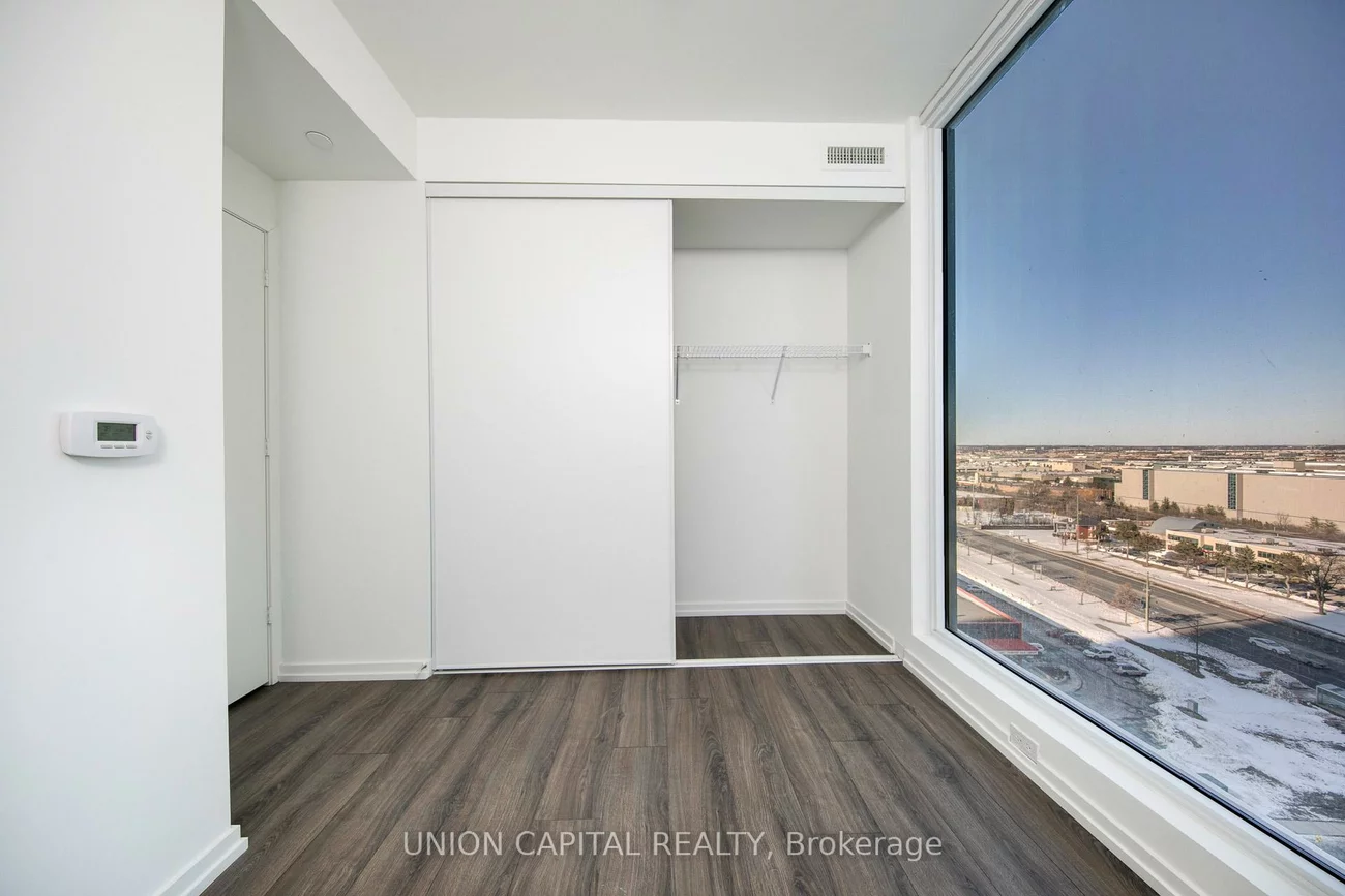 1000, Portage, Vaughan Corporate Centre, Vaughan