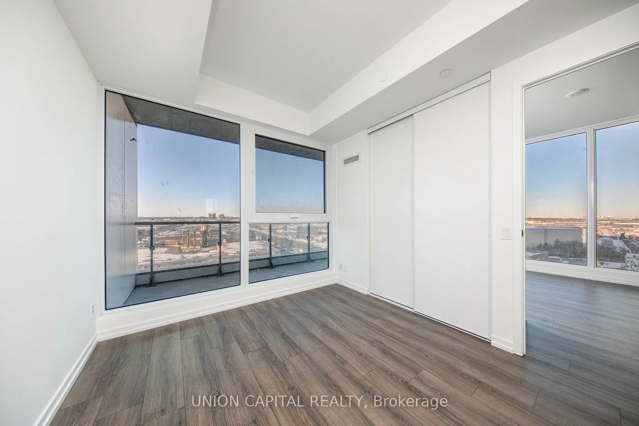 1000, Portage, Vaughan Corporate Centre, Vaughan